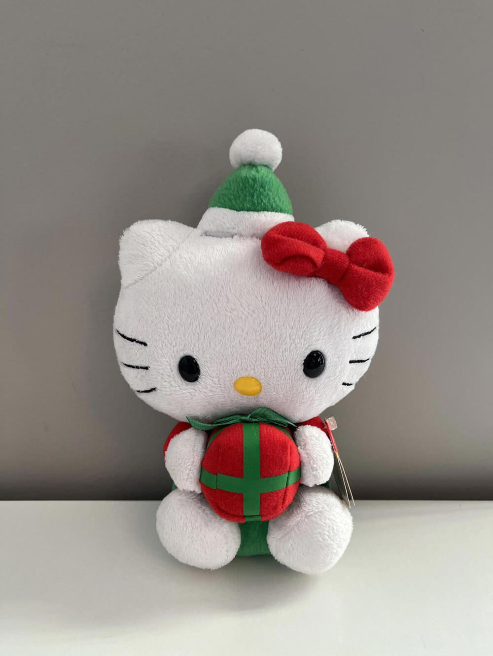 Ty Beanie Baby Vintage “Hello Kitty” with Green Holiday Hat Present (6 inch